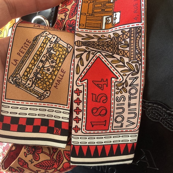 Authentic Louis Vuitton Twilly - Picture 4 of 8